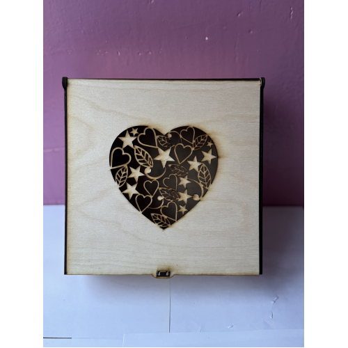 Подарочная коробка сердце